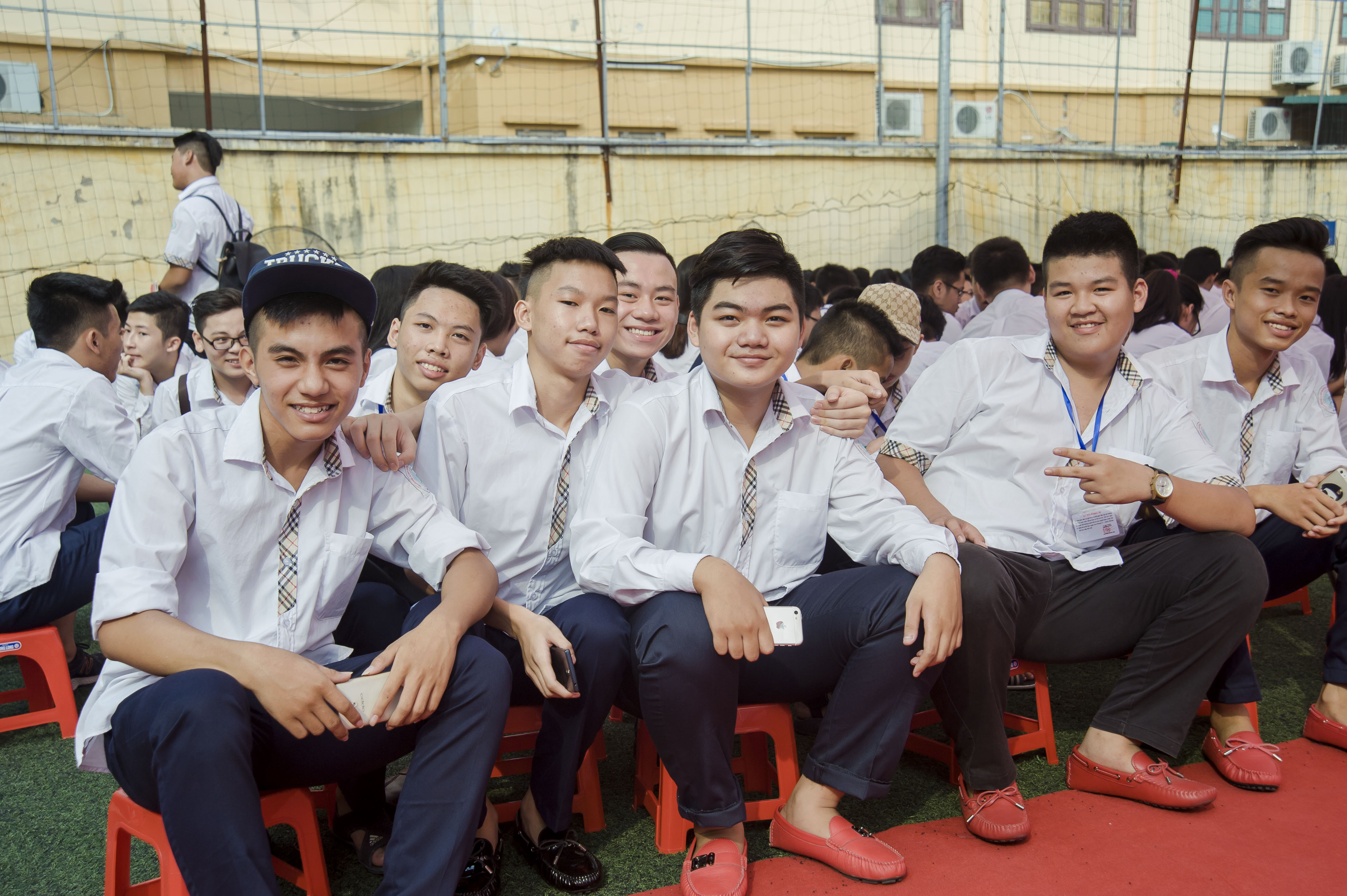 Học sinh rạng rỡ trong ngày khai trường