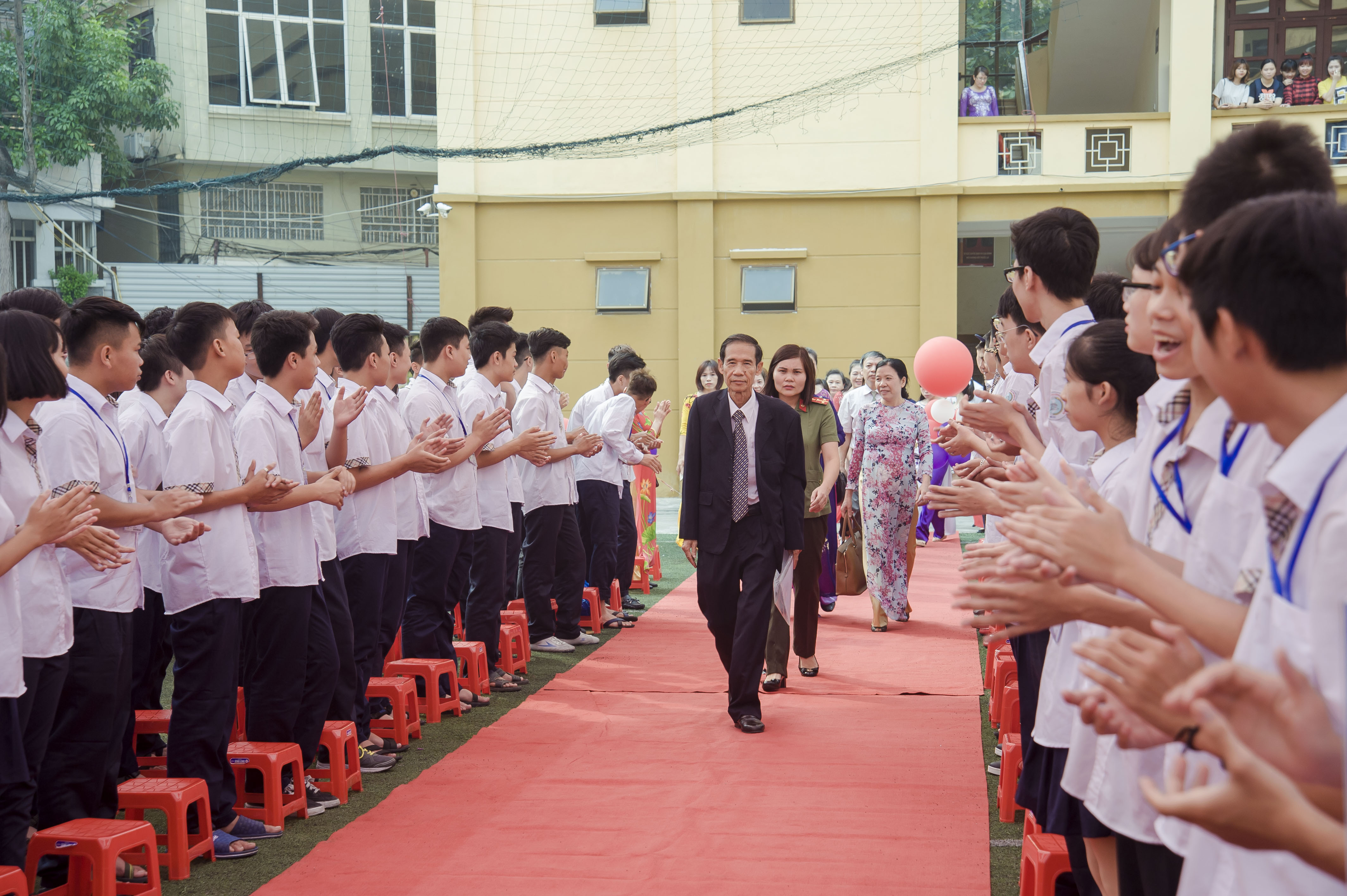 Đón đoàn đại biểu trang trọng hoành tráng
