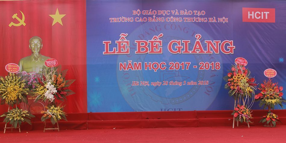 LỄ BẾ GIẢNG NĂM HỌC 2017-2018 HỆ 2 VĂN BẰNG