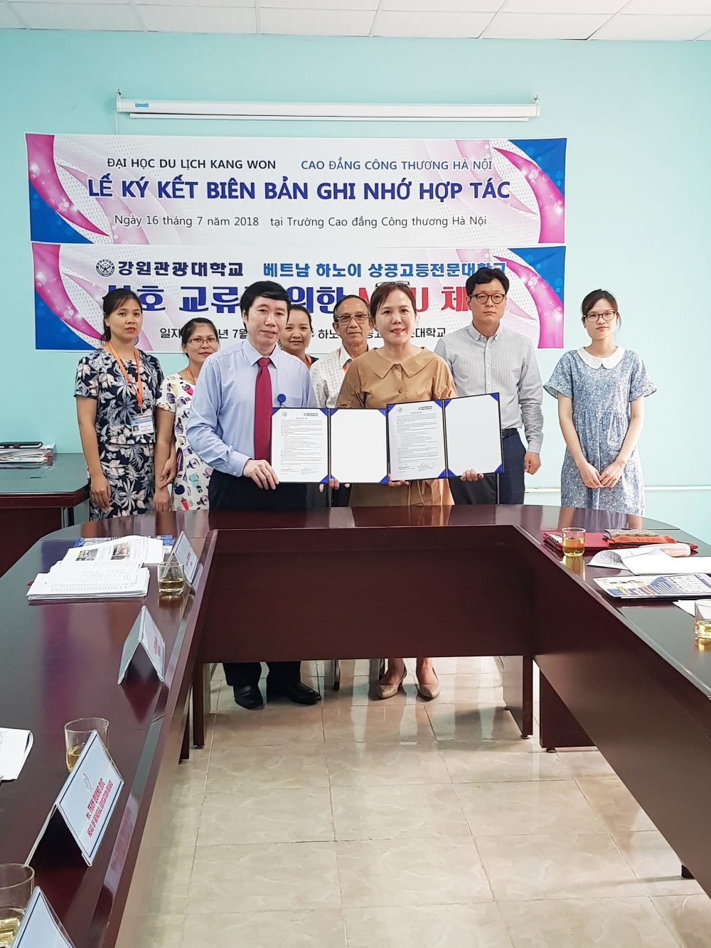 LỄ KÝ BIÊN BẢN GHI NHỚ GIỮA TRƯỜNG CAO ĐẲNG CÔNG THƯƠNG HÀ NỘI VÀ ĐẠI HỌC DU LICH KANGWON (HÀN QUỐC)