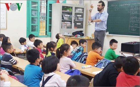 TIẾNG ANH LÀ NGÔN NGỮ THỨ 2: CẦN CƠ SỞ PHÁP LÝ ĐỂ CẢ XÃ HỘI VÀO CUỘC