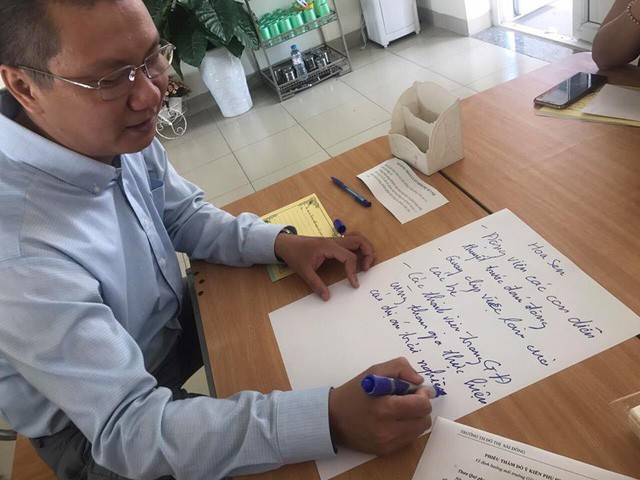 KHI BUỔI HỌP PHỤ HUYNH BỊ CHÍNH CÁC PHỤ HUYNH XEM NHẸ