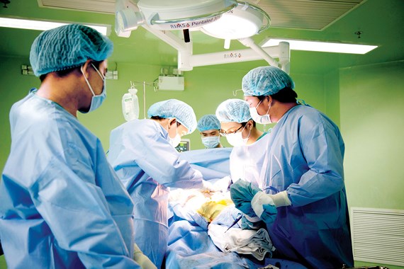 TUYỂN SINH ĐẠI HỌC NĂM 2019 KHỐI NGÀNH SỨC KHỎE: SIẾT CHẶT ĐẦU VÀO, CHĂM CHÚT ĐẦU RA