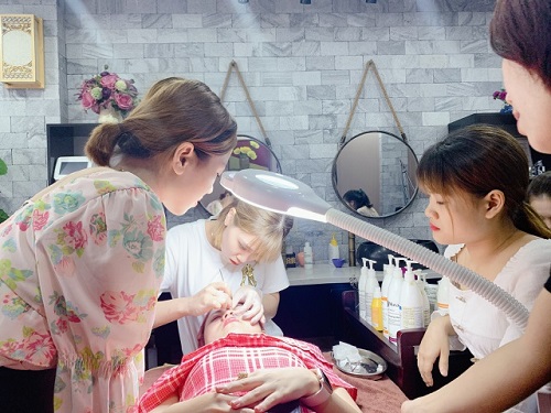 THÔNG TIN VỀ NGÀNH CHĂM SÓC SẮC ĐẸP HỆ CAO ĐẲNG