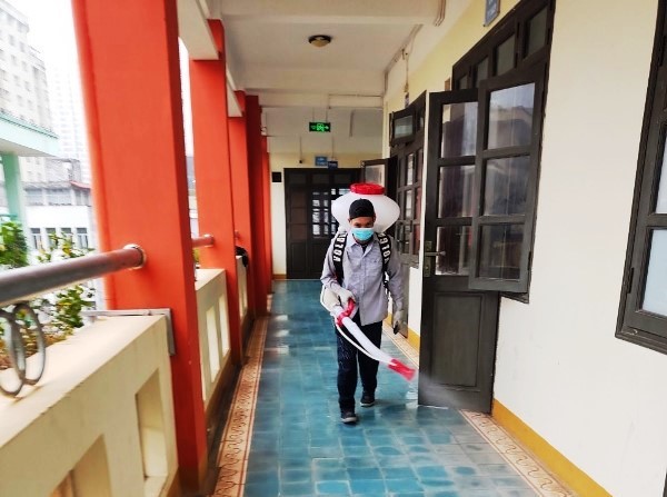 PHUN THUỐC DIỆT MUỖI PHÒNG, CHỐNG HIỆU QUẢ DỊCH SỐT XUẤT HUYẾT