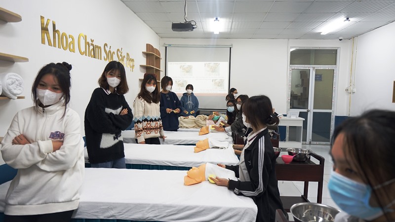 ẢNH THỰC HÀNH NGÀNH CHĂM SÓC SẮC ĐẸP