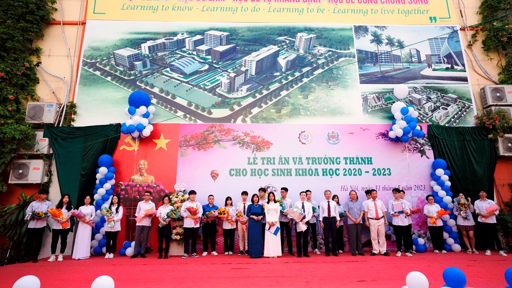 LỄ TRI ÂN VÀ TRƯỞNG THÀNH CHO HỌC SINH KHÓA HỌC 2020 – 2023 TRANG TRỌNG – NGHIÊM TÚC VÀ XÚC ĐỘNG