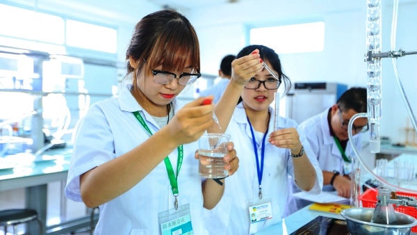 KHỐI NGÀNH SỨC KHỎE GỒM NHỮNG CHUYÊN NGÀNH NÀO, CƠ HỘI VIỆC LÀM RA SAO?