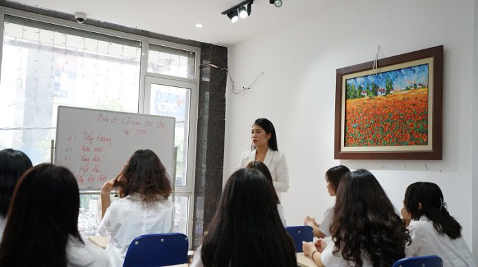 CHƯƠNG TRÌNH ĐÀO TẠO NGÀNH CHĂM SÓC SẮC ĐẸP HỆ TC-LT VÀ CĐ