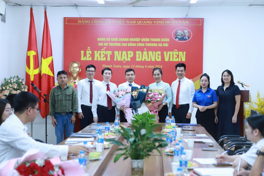 LỄ KẾT NẠP ĐẢNG VIÊN  TRANG TRỌNG – NGHIÊM TÚC – ĐÚNG NGHI THỨC