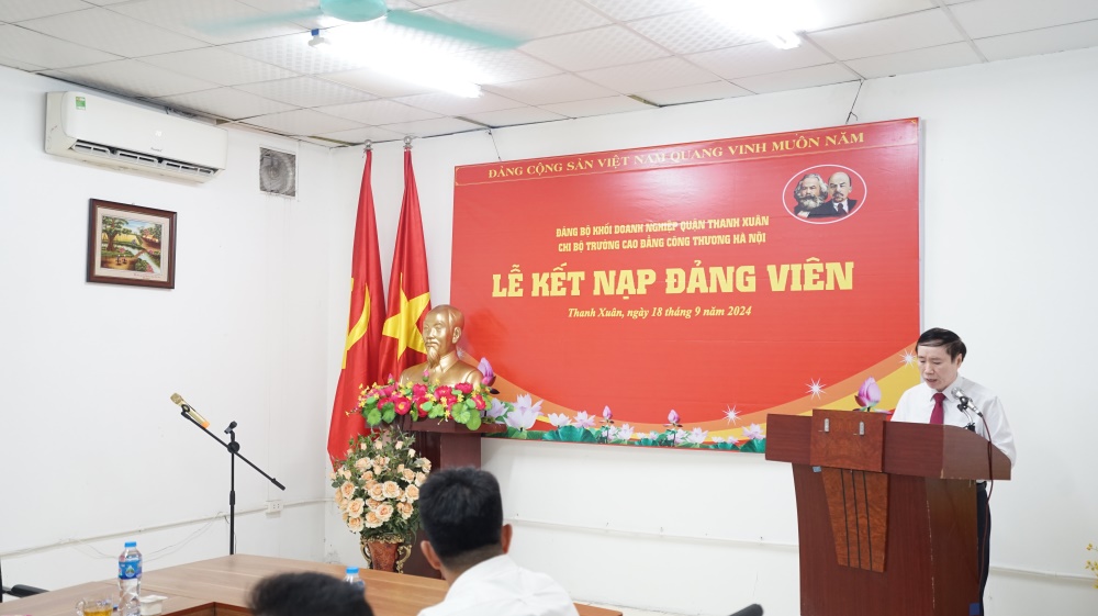 LỄ KẾT NẠP ĐẢNG VIÊN MỚI NĂM 2024