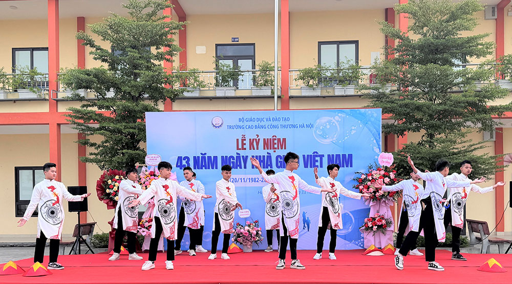 LỄ KỶ NIỆM 43 NĂM NGÀY NHÀ GIÁO VIỆT NAM (20/11/1982 – 20/11/2025) TẠI CƠ SỞ 2 – VĨNH THỊNH