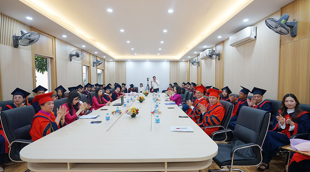 LỄ BẾ GIẢNG VÀ TRAO BẰNG TỐT NGHIỆP CAO ĐẲNG,   KHOÁ HỌC 2023-2025 TRANG TRỌNG VÀ Ý NGHĨA