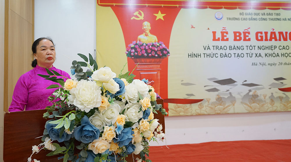 LỄ BẾ GIẢNG VÀ TRAO BẰNG TỐT NGHIỆP CAO ĐẲNG,   KHOÁ HỌC 2023-2025 TRANG TRỌNG VÀ Ý NGHĨA