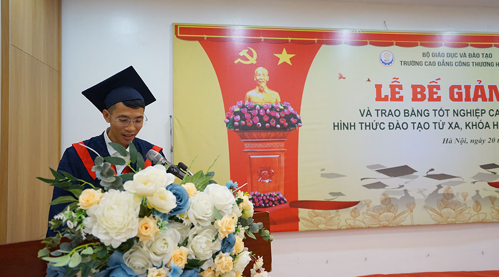 LỄ BẾ GIẢNG VÀ TRAO BẰNG TỐT NGHIỆP CAO ĐẲNG,   KHOÁ HỌC 2023-2025 TRANG TRỌNG VÀ Ý NGHĨA