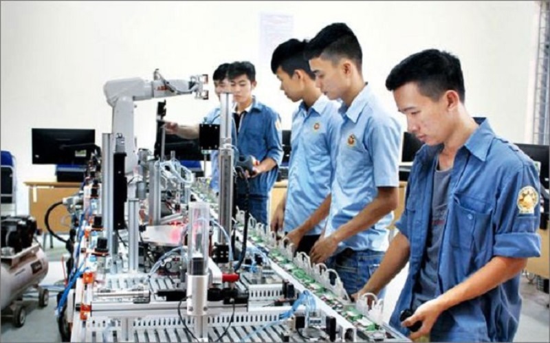 GIỚI THIỆU VỀ NGÀNH ĐIỆN TỬ CÔNG NGHIỆP HỆ TRUNG CẤP