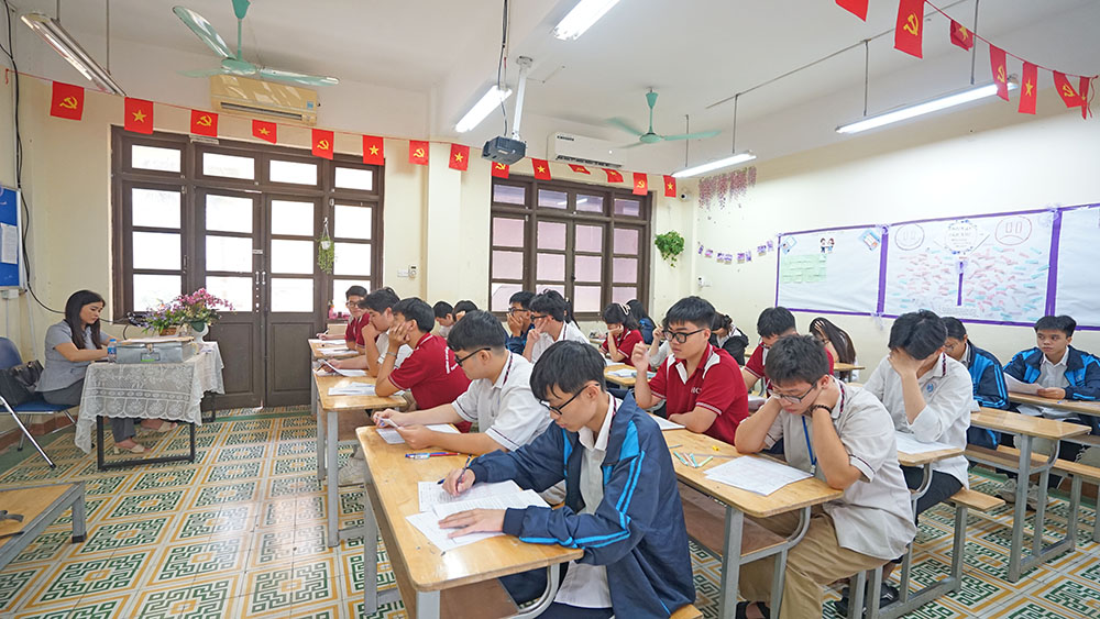 KIỂM TRA ĐỊNH KỲ GIỮA HỌC KỲ I NĂM HỌC 2025-2026 TRẬT TỰ - NGHIÊM TÚC VÀ ĐÚNG QUY CHẾ