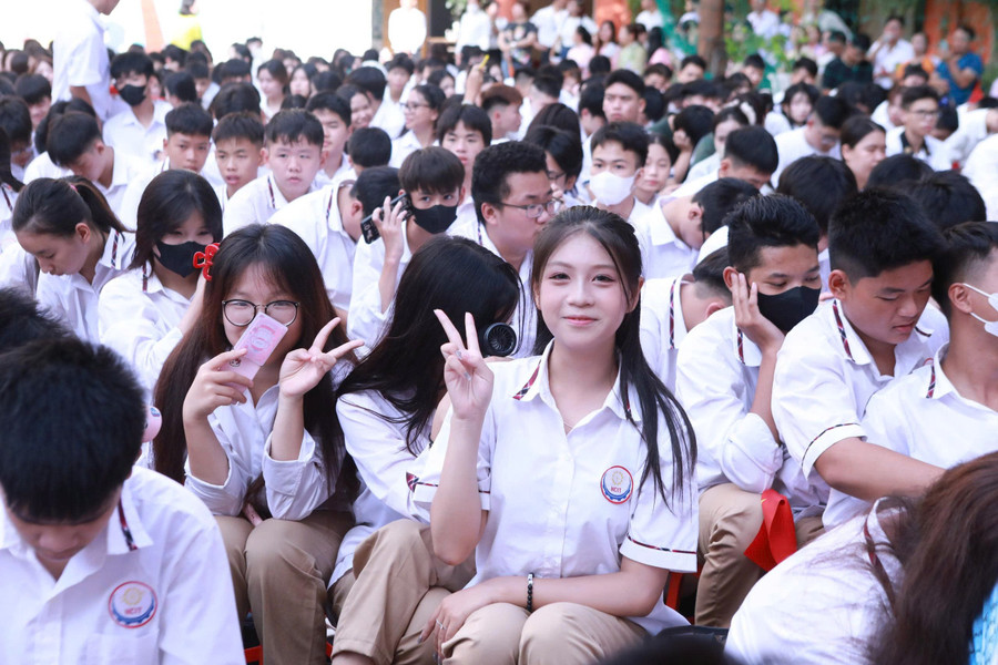 Lời nhắn nhủ ý nghĩa của thầy Hiệu trưởng tới người học ở Lễ khai giảng