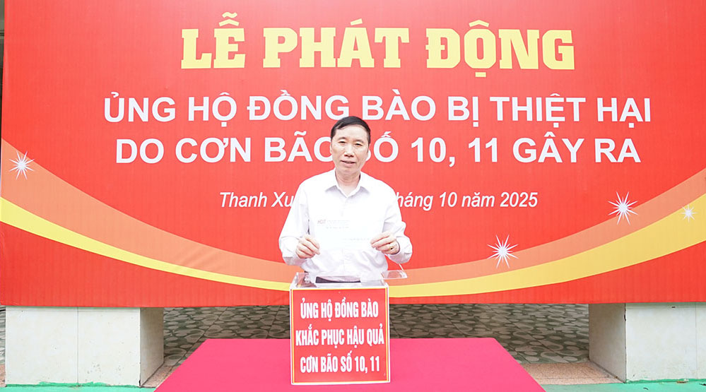 LỄ QUYÊN GÓP ỦNG HỘ ĐỒNG BÀO BỊ THIỆT HẠI DO CƠN BÃO SỐ 10 VÀ SỐ 11 GÂY RA