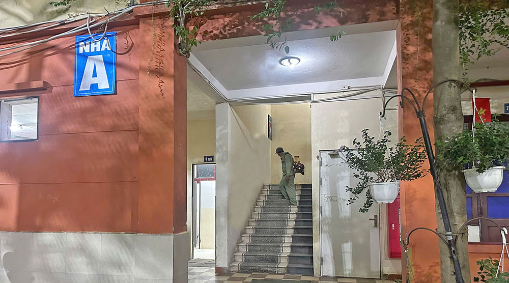 PHUN THUỐC DIỆT MUỖI  ĐẢM BẢO AN TOÀN VÀ SỨC KHỎE CỘNG ĐỒNG