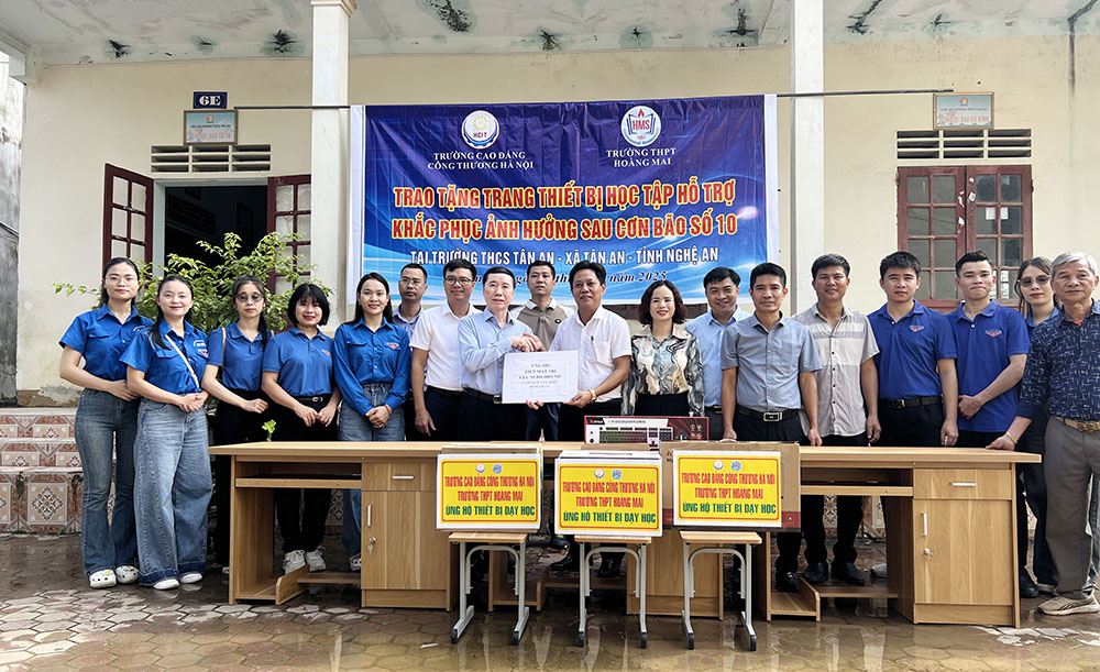 CHUNG TAY HƯỚNG VỀ MIỀN TRUNG – LAN TỎA YÊU THƯƠNG