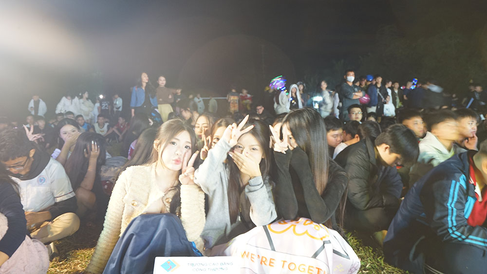 HOẠT ĐỘNG TRẢI NGHIỆM  GIÁO DỤC DI SẢN TRUYỀN THỐNG CÁCH MẠNG