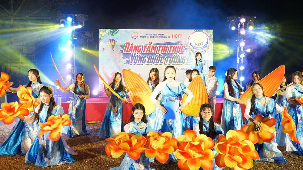 HOẠT ĐỘNG TRẢI NGHIỆM  GIÁO DỤC DI SẢN TRUYỀN THỐNG CÁCH MẠNG