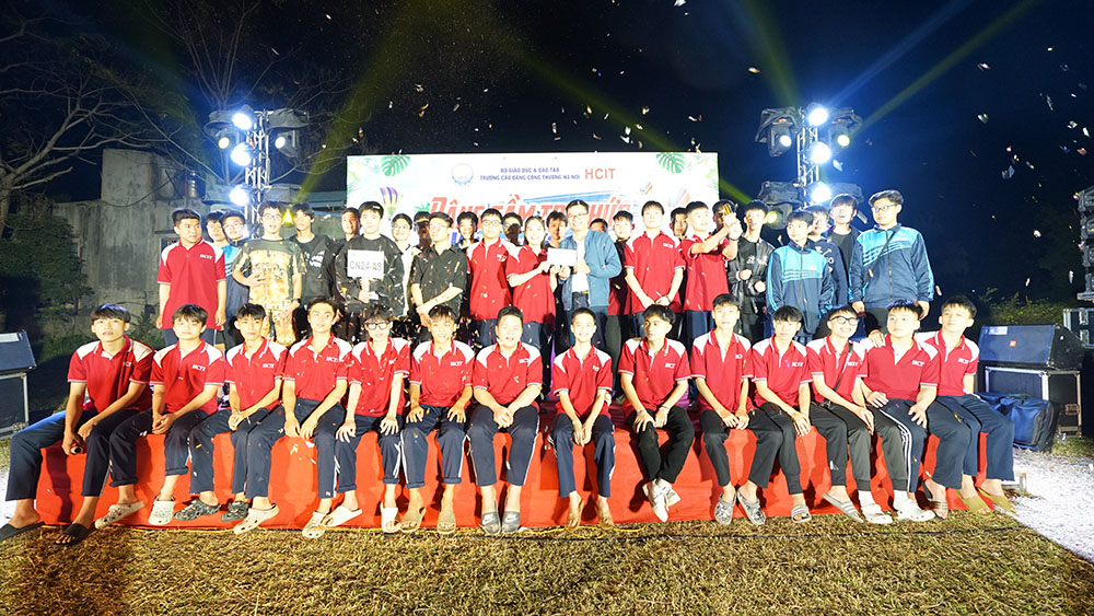 HOẠT ĐỘNG TRẢI NGHIỆM  GIÁO DỤC DI SẢN TRUYỀN THỐNG CÁCH MẠNG