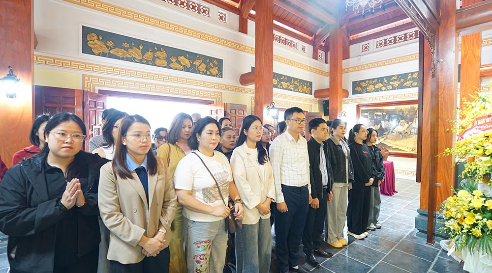 HOẠT ĐỘNG TRẢI NGHIỆM  GIÁO DỤC DI SẢN TRUYỀN THỐNG CÁCH MẠNG