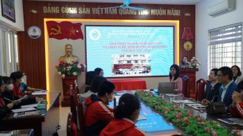 ẢNH TƯ VẤN HƯỚNG NGHIỆP CHO HỌC SINH TRƯỜNG THCS VĂN ĐIỂN