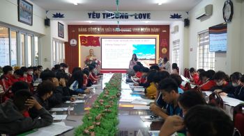 ẢNH TƯ VẤN HƯỚNG NGHIỆP CHO HỌC SINH TRƯỜNG THCS VĂN ĐIỂN