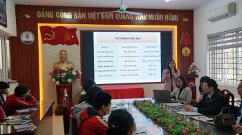ẢNH TƯ VẤN HƯỚNG NGHIỆP CHO HỌC SINH TRƯỜNG THCS VĂN ĐIỂN