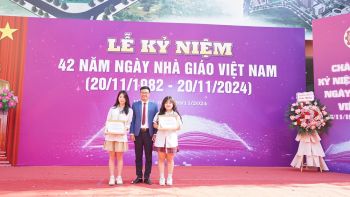 ẢNH MÍT TINH CHÀO MỪNG 42 NĂM NGÀY NHÀ GIÁO VIỆT NAM