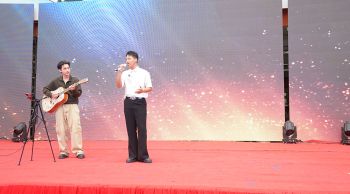 LỄ BẾ GIẢNG, TRAO BẰNG TỐT NGHIỆP CAO ĐẲNG VÀ CHÀO TÂN SINH VIÊN TRANG TRỌNG VÀ ĐẦY Ý NGHĨA