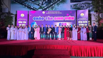 LỄ BẾ GIẢNG, TRAO BẰNG TỐT NGHIỆP CAO ĐẲNG VÀ CHÀO TÂN SINH VIÊN TRANG TRỌNG VÀ ĐẦY Ý NGHĨA