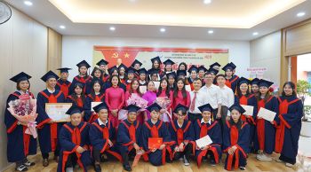 LỄ BẾ GIẢNG VÀ TRAO BẰNG TỐT NGHIỆP CAO ĐẲNG,   KHOÁ HỌC 2023-2025 TRANG TRỌNG VÀ Ý NGHĨA