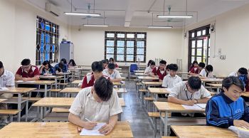 KIỂM TRA ĐỊNH KỲ GIỮA HỌC KỲ I NĂM HỌC 2025-2026 TRẬT TỰ - NGHIÊM TÚC VÀ ĐÚNG QUY CHẾ