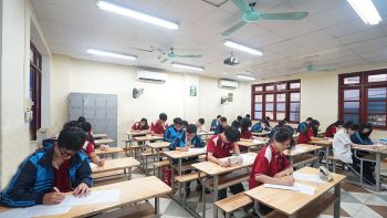 KIỂM TRA ĐỊNH KỲ GIỮA HỌC KỲ I NĂM HỌC 2025-2026 TRẬT TỰ - NGHIÊM TÚC VÀ ĐÚNG QUY CHẾ
