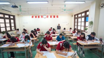 KIỂM TRA ĐỊNH KỲ GIỮA HỌC KỲ I NĂM HỌC 2025-2026 TRẬT TỰ - NGHIÊM TÚC VÀ ĐÚNG QUY CHẾ