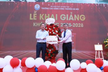 Lời nhắn nhủ ý nghĩa của thầy Hiệu trưởng tới người học ở Lễ khai giảng