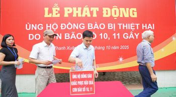 LỄ QUYÊN GÓP ỦNG HỘ ĐỒNG BÀO BỊ THIỆT HẠI DO CƠN BÃO SỐ 10 VÀ SỐ 11 GÂY RA
