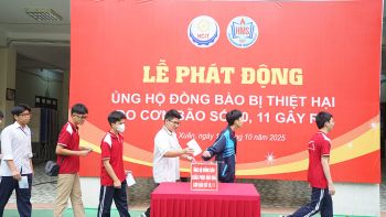 LỄ QUYÊN GÓP ỦNG HỘ ĐỒNG BÀO BỊ THIỆT HẠI DO CƠN BÃO SỐ 10 VÀ SỐ 11 GÂY RA