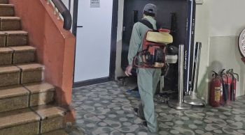 PHUN THUỐC DIỆT MUỖI  ĐẢM BẢO AN TOÀN VÀ SỨC KHỎE CỘNG ĐỒNG