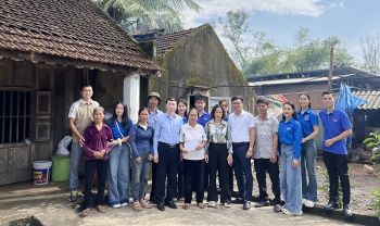 CHUNG TAY HƯỚNG VỀ MIỀN TRUNG – LAN TỎA YÊU THƯƠNG