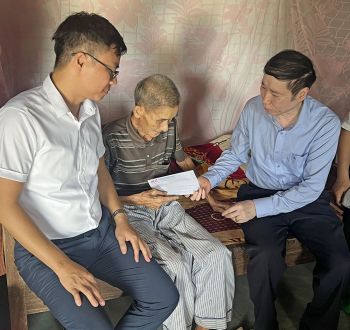 CHUNG TAY HƯỚNG VỀ MIỀN TRUNG – LAN TỎA YÊU THƯƠNG