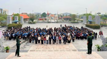 HOẠT ĐỘNG TRẢI NGHIỆM GIÁO DỤC DI SẢN HƯỚNG VỀ  LỊCH SỬ TRUYỀN THỐNG T25