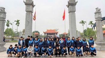 HOẠT ĐỘNG TRẢI NGHIỆM GIÁO DỤC DI SẢN HƯỚNG VỀ  LỊCH SỬ TRUYỀN THỐNG T25