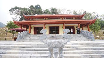 HOẠT ĐỘNG TRẢI NGHIỆM  GIÁO DỤC DI SẢN TRUYỀN THỐNG CÁCH MẠNG