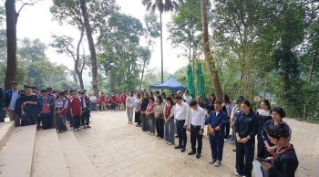 HOẠT ĐỘNG TRẢI NGHIỆM  GIÁO DỤC DI SẢN TRUYỀN THỐNG CÁCH MẠNG