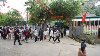 HOẠT ĐỘNG TRẢI NGHIỆM  GIÁO DỤC DI SẢN TRUYỀN THỐNG CÁCH MẠNG